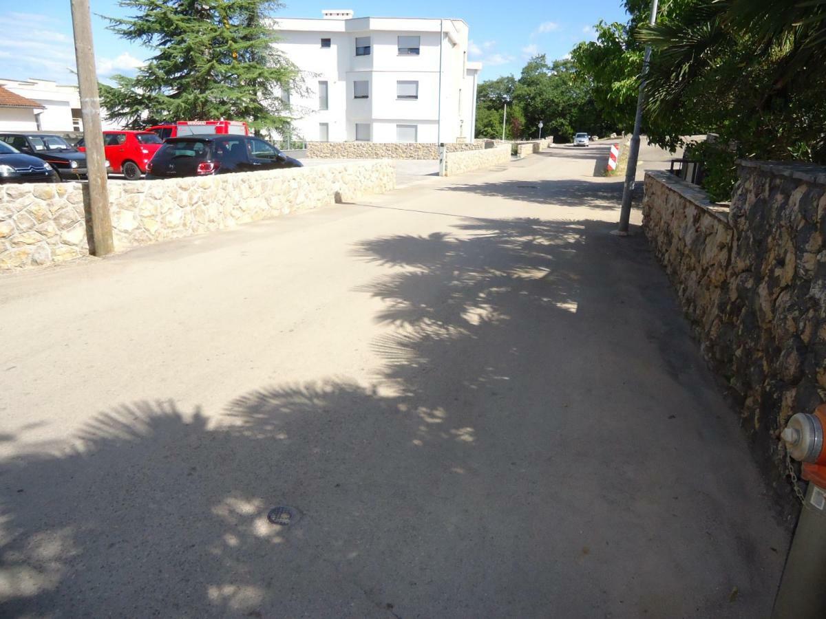 Apartment Pipe Malinska Ngoại thất bức ảnh