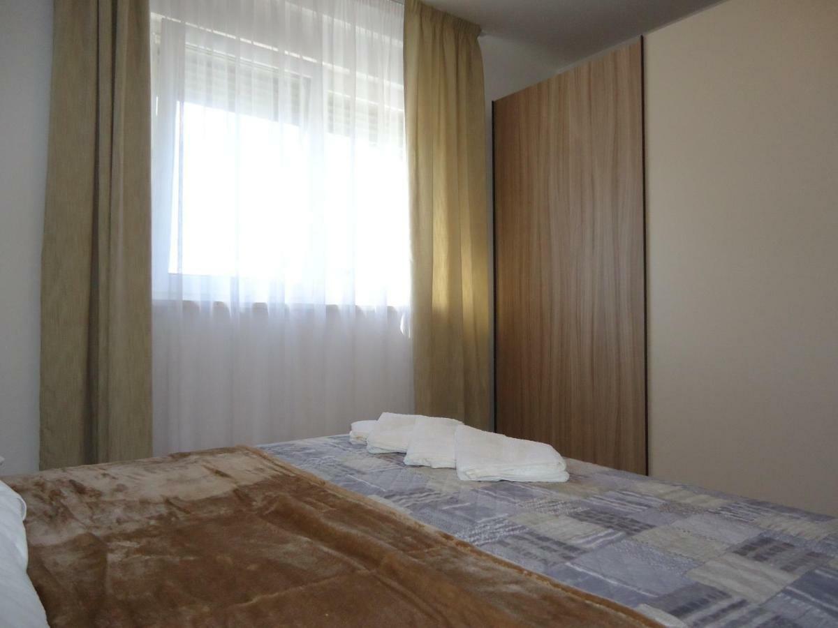 Apartment Pipe Malinska Ngoại thất bức ảnh